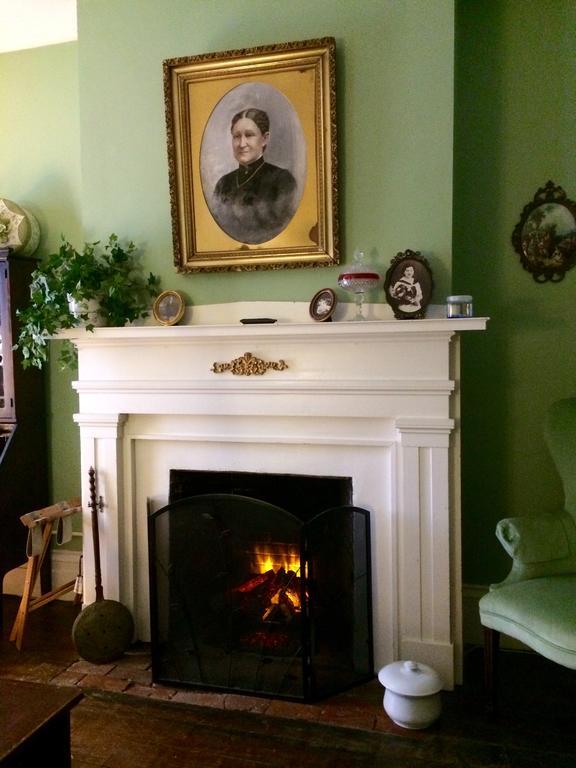 Munro House Bed And Breakfast Jonesville Quarto foto