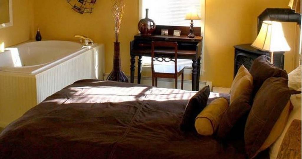 Munro House Bed And Breakfast Jonesville Quarto foto