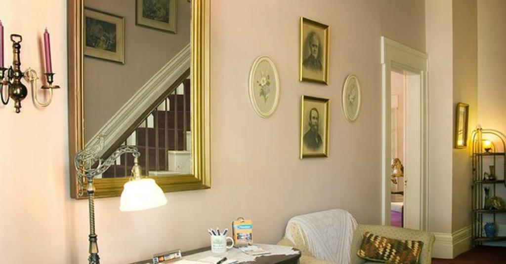 Munro House Bed And Breakfast Jonesville Exterior foto